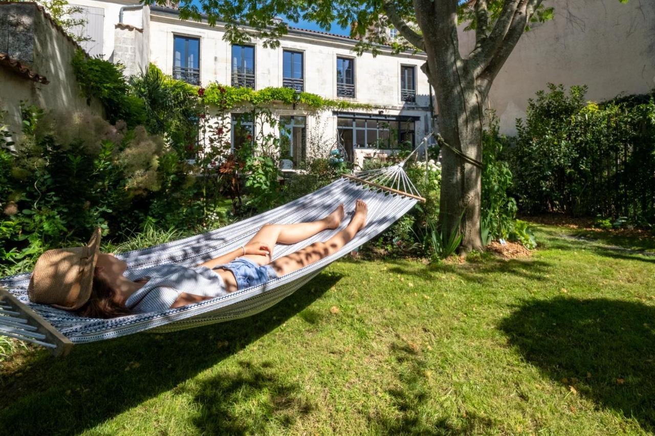 Escale Rochelaise, Gite Urbain Avec Spa Bain Nordique Et Sauna Tonneau La Rochelle  Esterno foto
