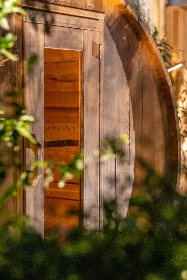 Escale Rochelaise, Gite Urbain Avec Spa Bain Nordique Et Sauna Tonneau La Rochelle  Esterno foto